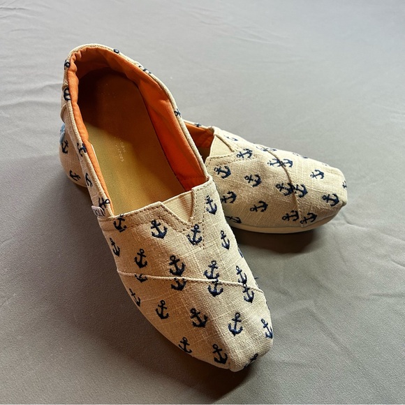 TOMS Classic Natural ANCHORS Embroidered Shoes Nautical Slip-On Flats Women's 8 - Picture 1 of 7